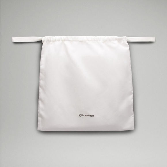 🆕🌵 LAST ONE Lululemon Cactus Material Saddle Crossbody Bag 2L - Black Silver - Picture 4 of 4